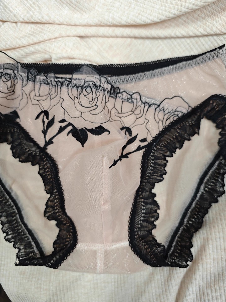 Men's Elegant Embroidery Lace  – Pouch Boxer Pouch recenzja i cena